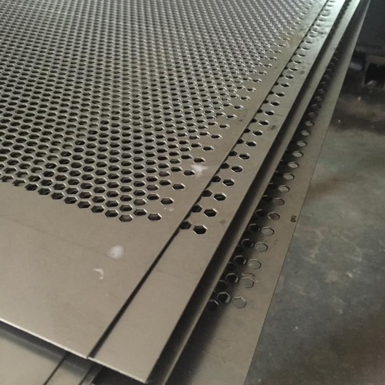 江苏不锈钢冲孔筛板的特点及保养方法